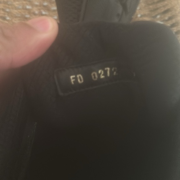 Louis Vuitton Trainers - Picture 4 of 4